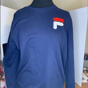 Fila crew neck size large in blue 💙🦋